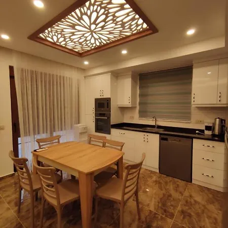 Villa Sezar Vilă *